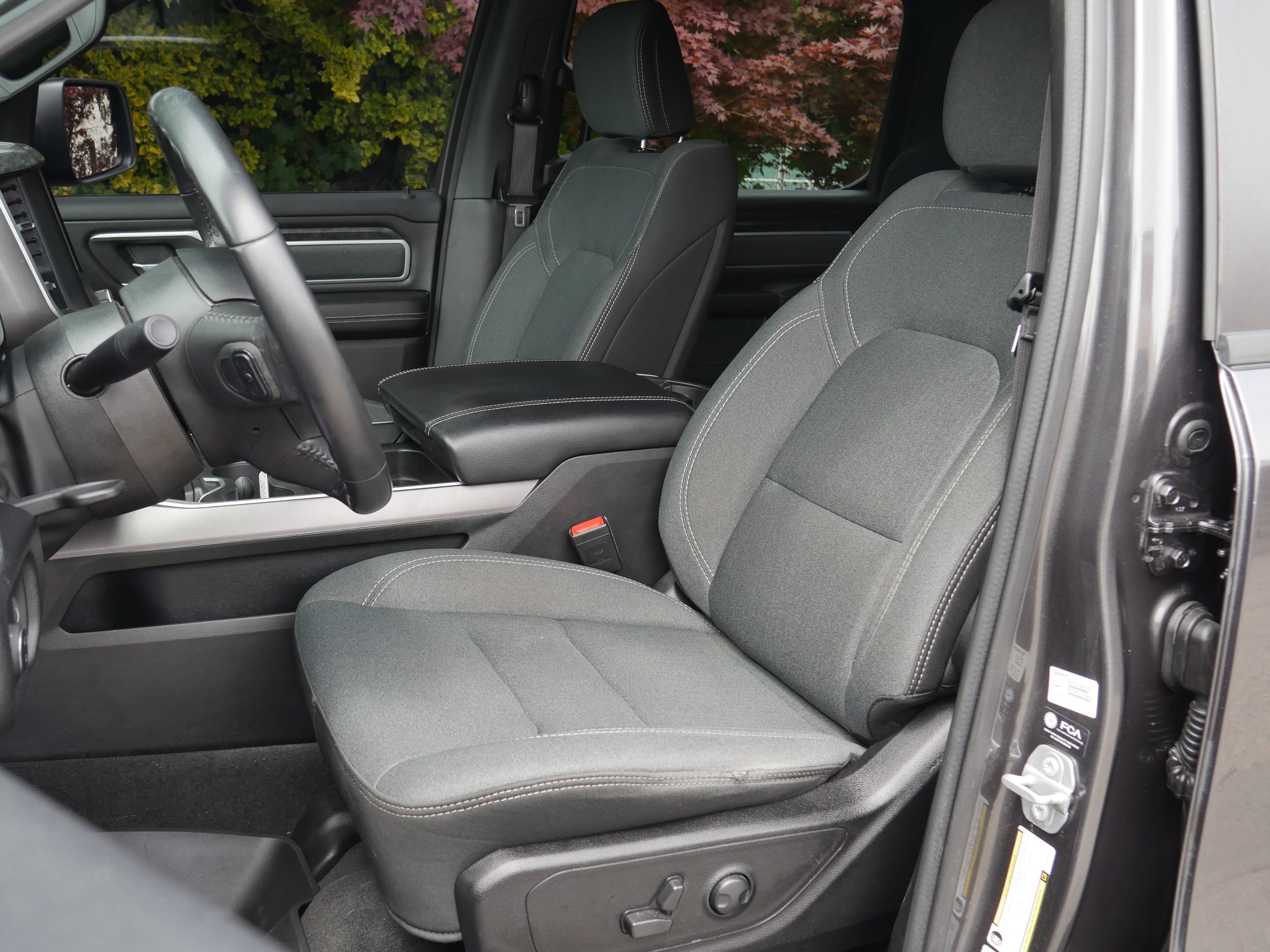 Used 2022 RAM 1500 Big Horn AWD/4WD image 31