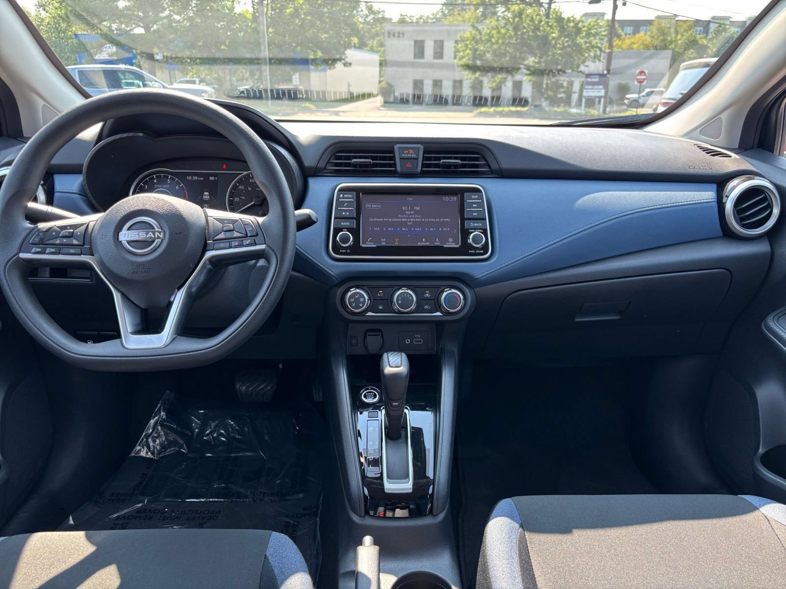 Used 2025 Nissan Versa SV FWD image 31