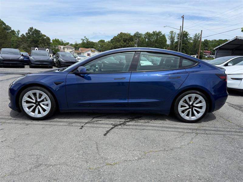 Used 2023 Tesla Model 3 Standard Range RWD image 2