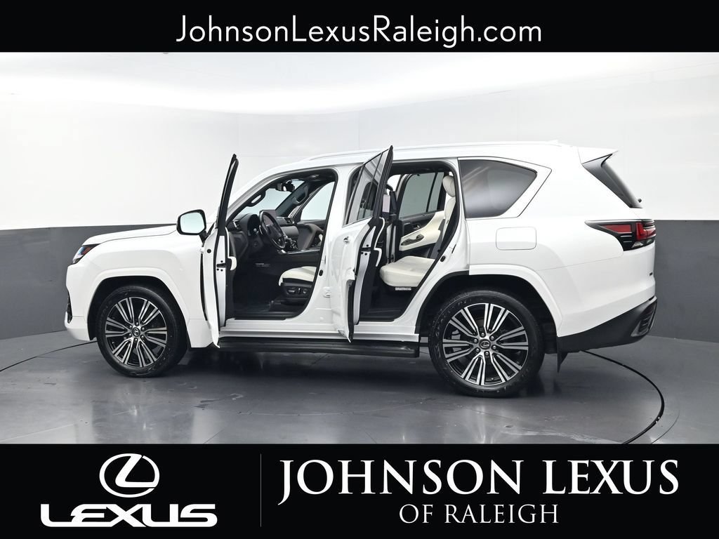 Used 2023 Lexus LX 600 4WD w/ Luxury Package image 36