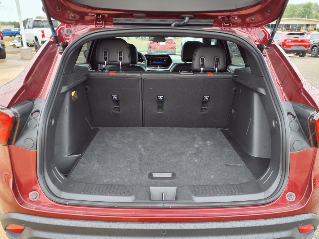 Used 2025 Chevrolet Trax RS w/ Sunroof Package image 16