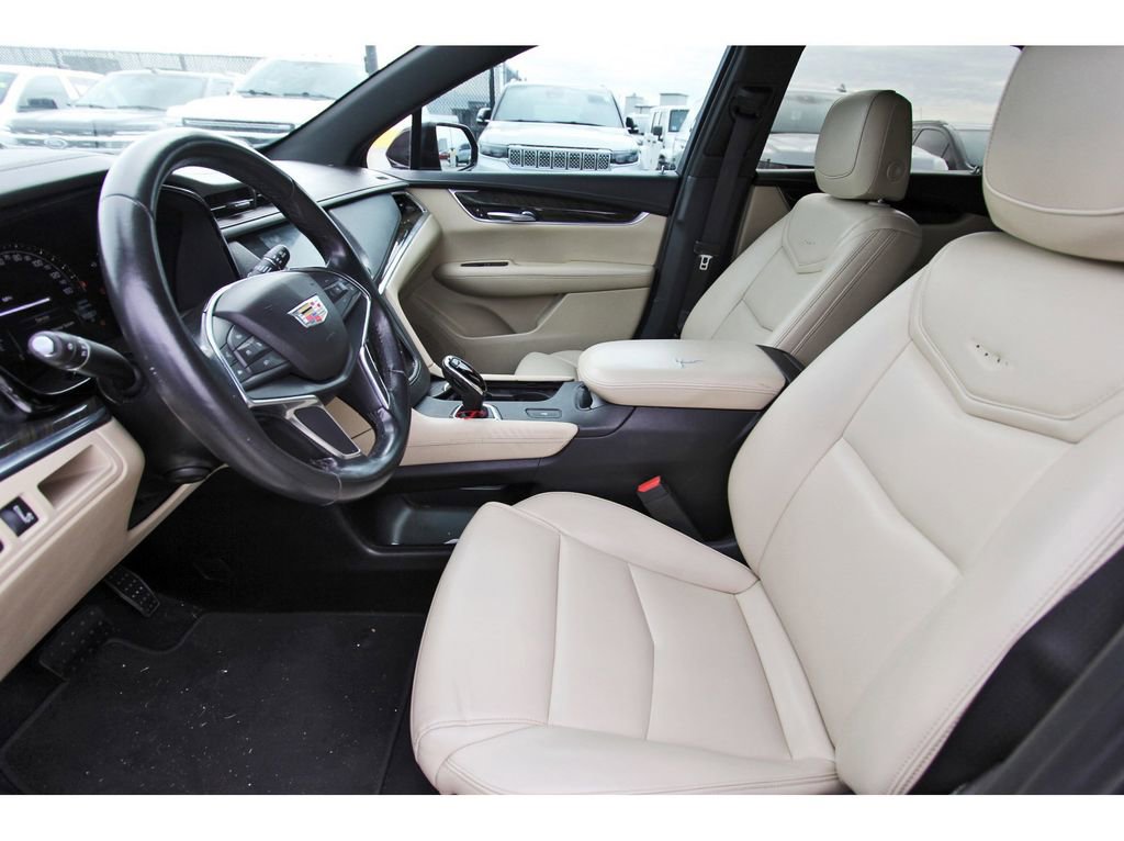 Used 2018 Cadillac XT5 FWD image 6