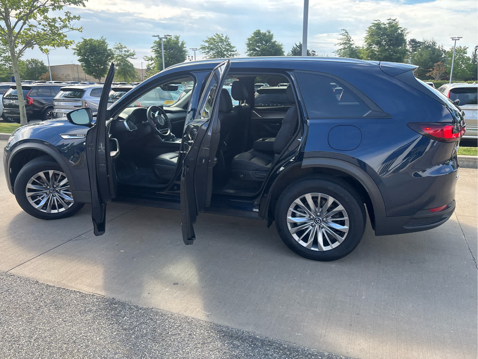 Used 2024 MAZDA CX-90 Plug-In Hybrid w/ Preferred AWD/4WD image 34