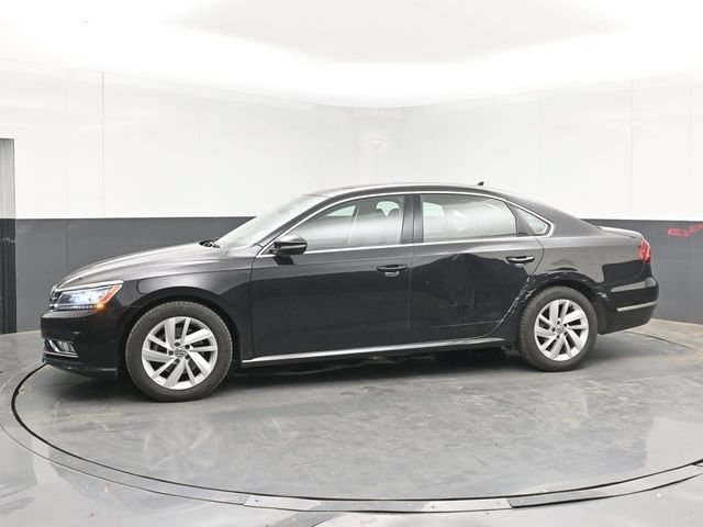Used 2018 Volkswagen Passat 2.0T SE FWD image 11