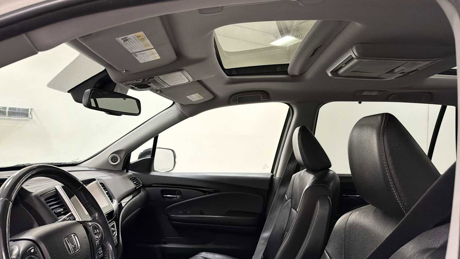 Used 2017 Honda Pilot Elite image 24