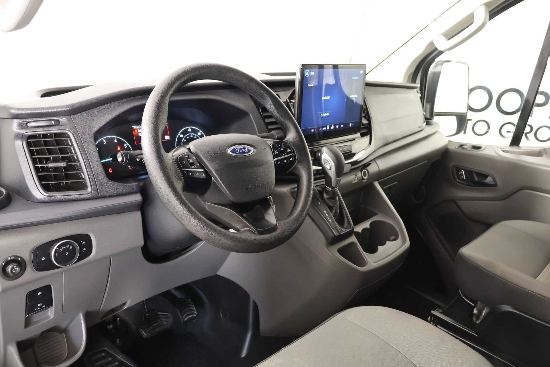 Used 2023 Ford Transit 350 XLT image 2