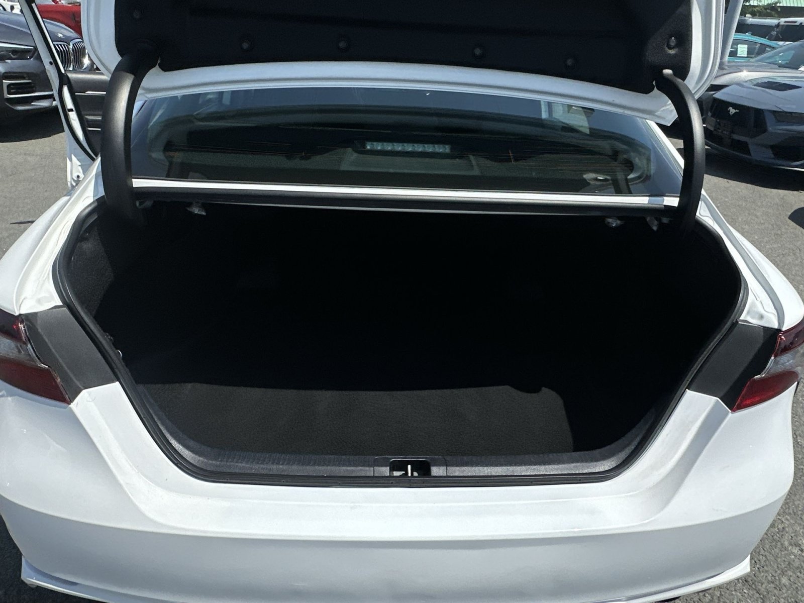 Used 2024 Toyota Camry SE FWD image 32