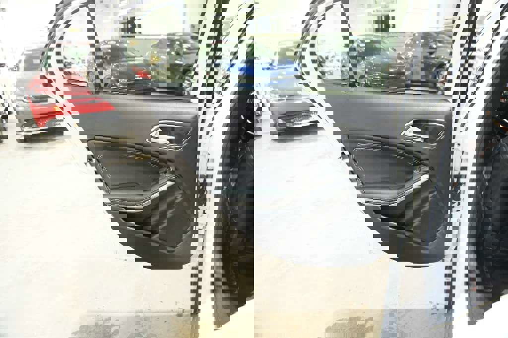 Used 2020 Mercedes-Benz GLA 250 4MATIC image 22