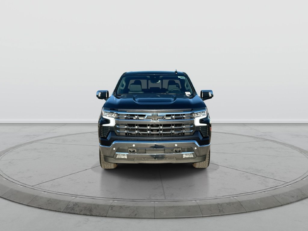 Used 2023 Chevrolet Silverado 1500 LTZ w/ Technology Package AWD/4WD image 3
