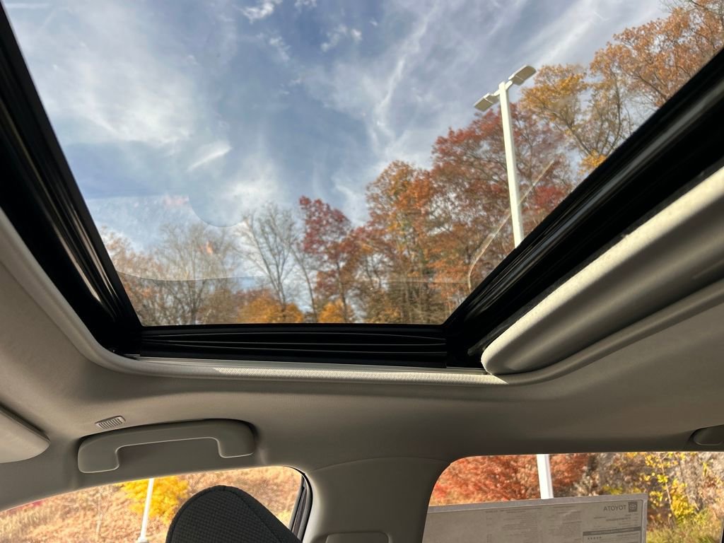 New 2025 Toyota RAV4 XLE image 15