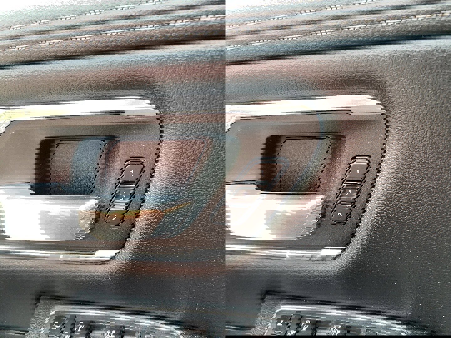 Used 2021 RAM 1500 Laramie AWD/4WD image 14