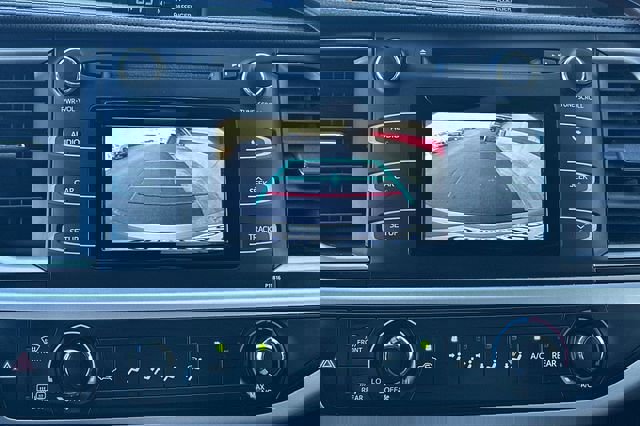 Used 2019 Toyota Highlander LE image 23