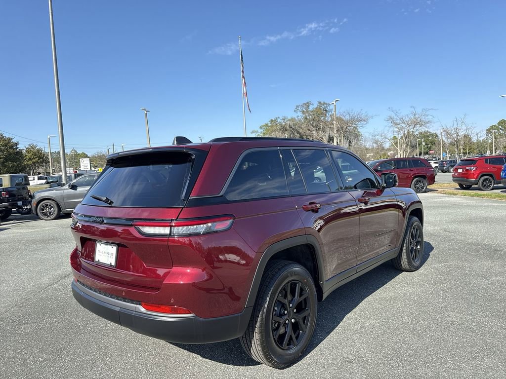 New 2026 Jeep Grand Cherokee Laredo image 2