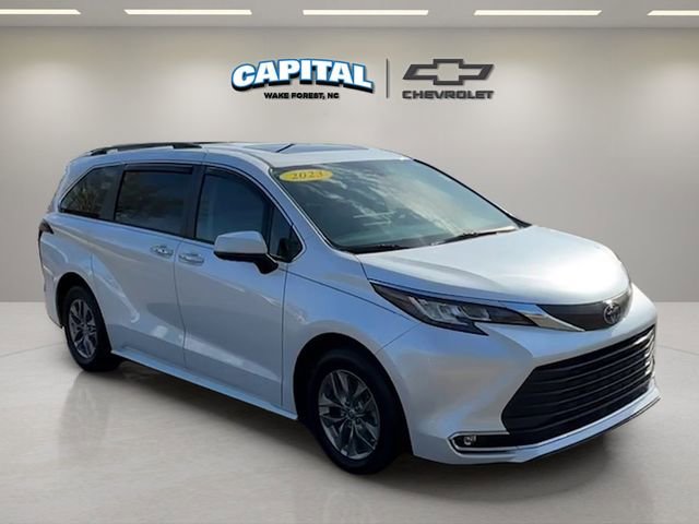 Used 2023 Toyota Sienna XLE w/ XLE Plus Package image 7