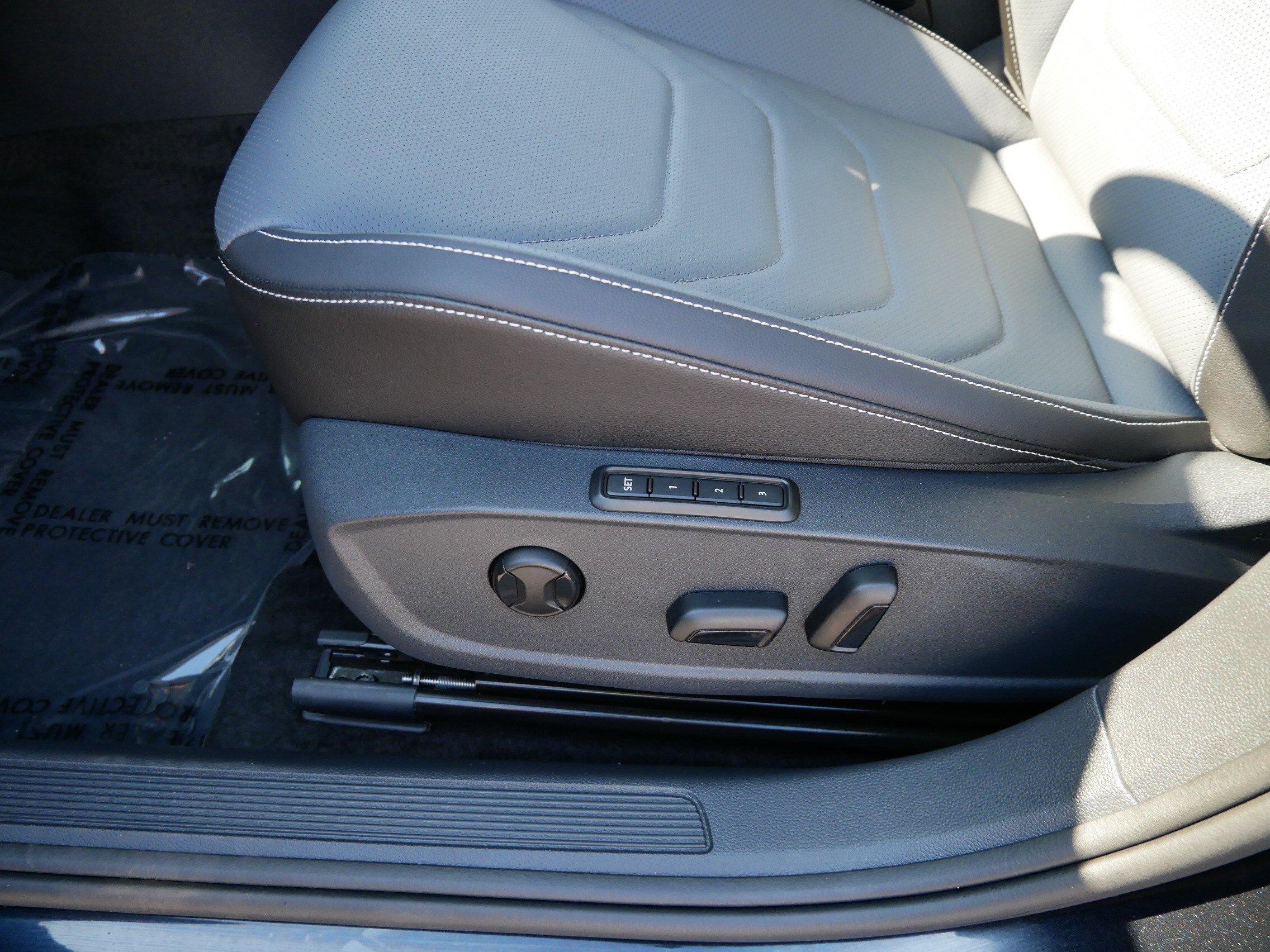 Used 2025 Volkswagen Jetta SEL FWD image 22