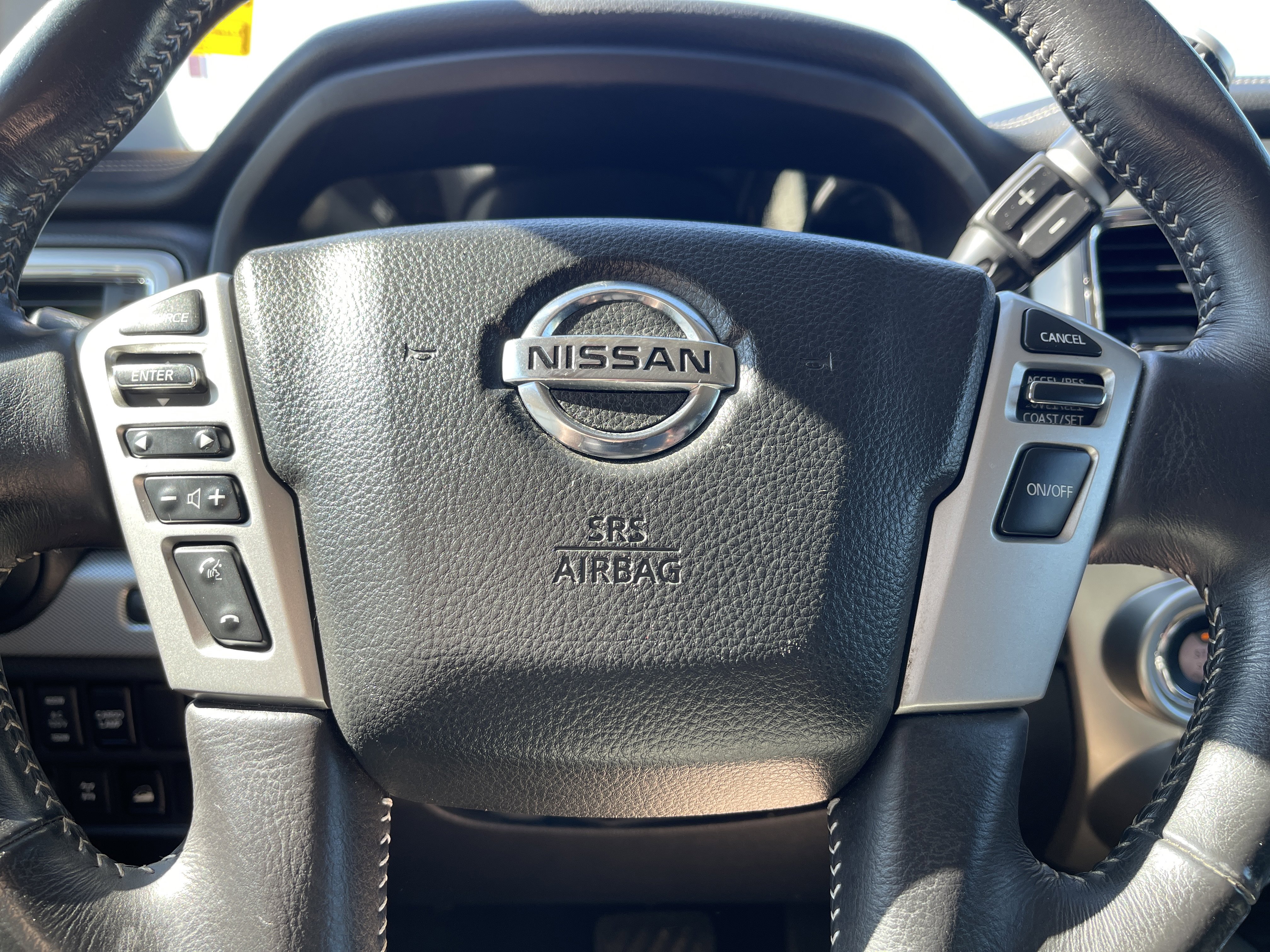 Used 2018 Nissan Titan PRO-4X AWD/4WD image 14