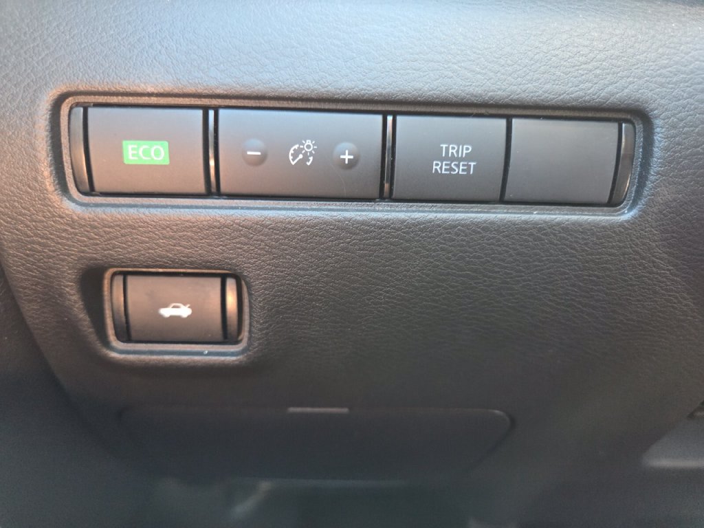 Used 2024 Nissan Sentra SV FWD image 12