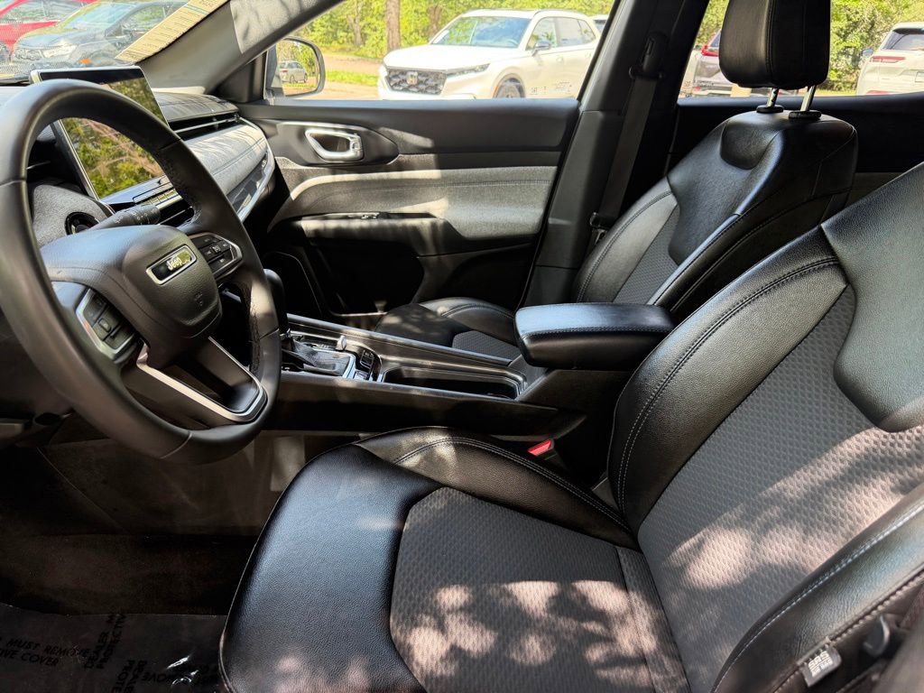 Used 2024 Jeep Compass Latitude AWD/4WD image 18