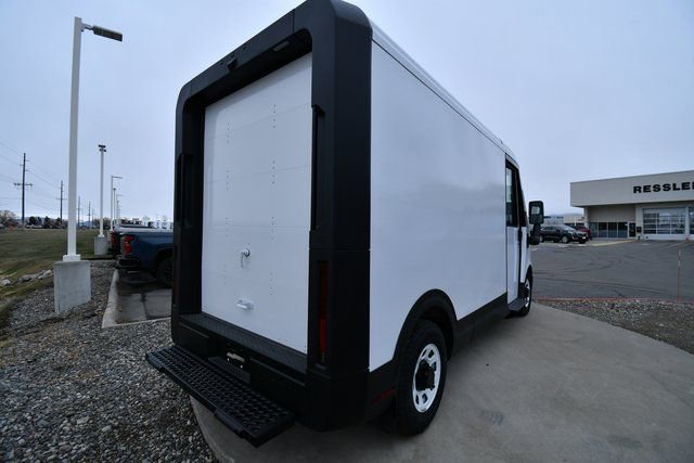 New 2025 Chevrolet Brightdrop 400 w/ Power Door Package image 11