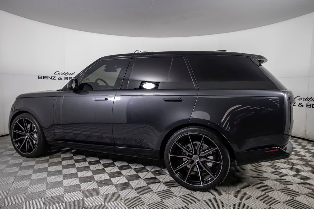 Used 2024 Land Rover Range Rover SE AWD/4WD image 9