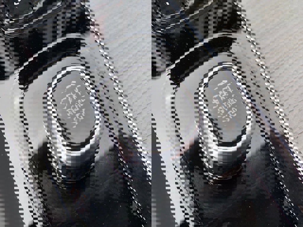 Used 2025 Volvo XC60 B5 Ultra w/ Protection Package Premier image 22