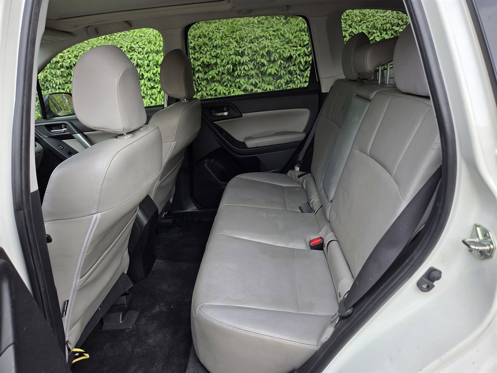 Used 2014 Subaru Forester 2.5i Limited w/ Popular Package #2 image 32