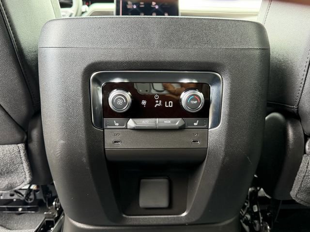 Used 2025 GMC Yukon XL Elevation w/ LPO, Yukon Black Package RWD image 15