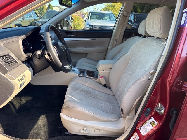 Used 2014 Subaru Outback 2.5i Premium w/ Moonroof Package AWD/4WD image 9