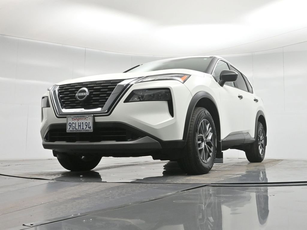 Used 2023 Nissan Rogue S image 45