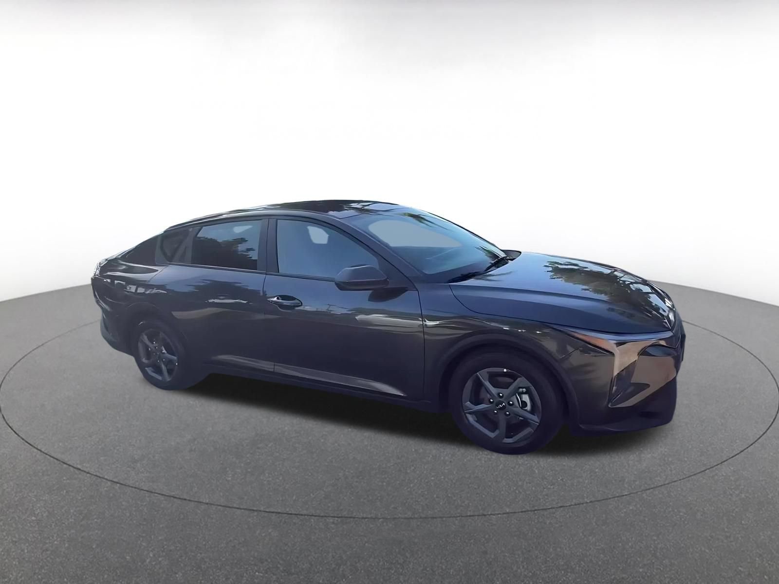 Used 2025 Kia K4 FWD image 2