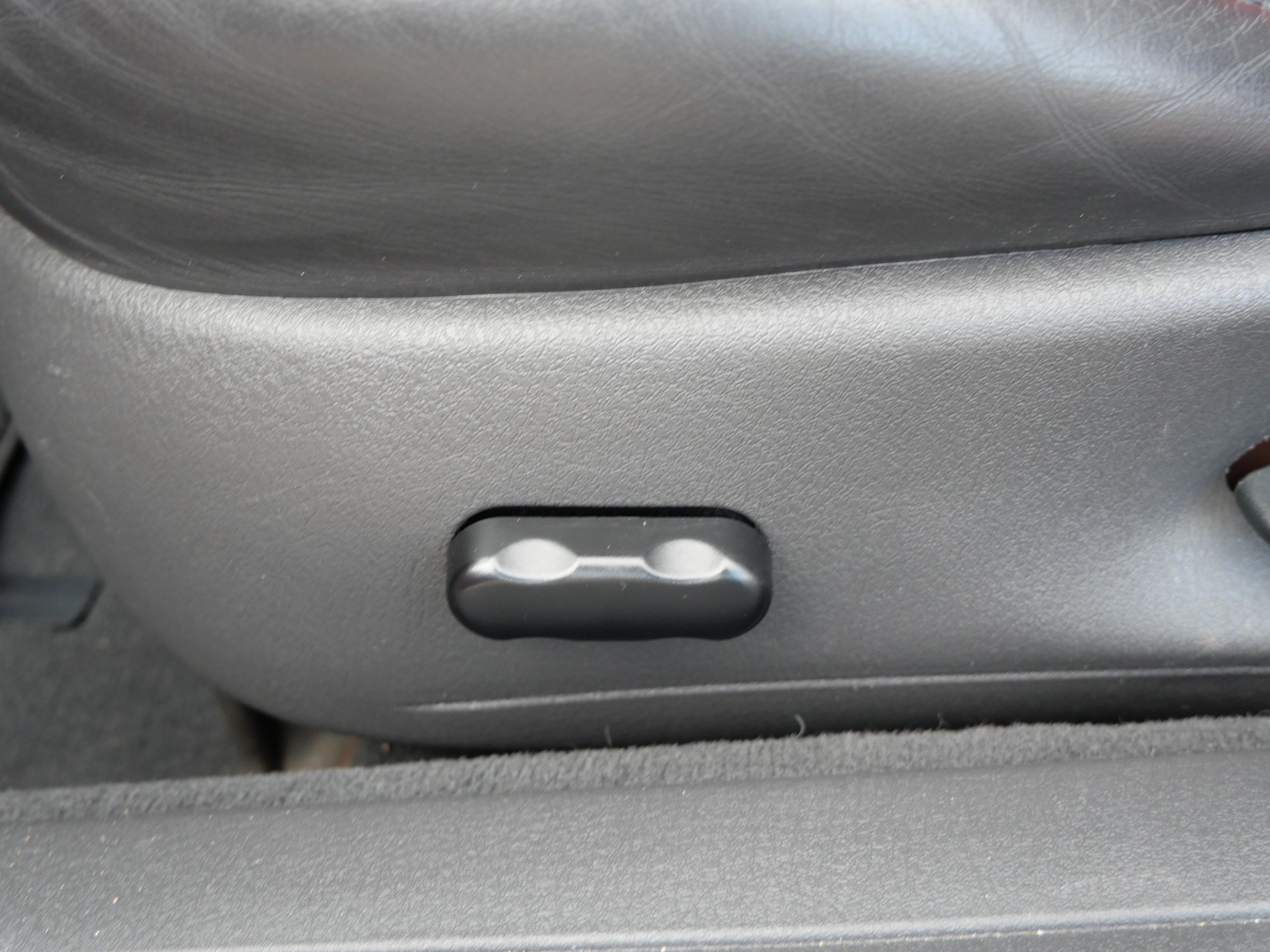 Used 2002 Ford Thunderbird RWD image 19