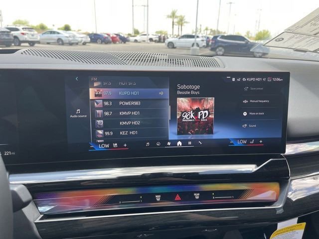 New 2026 BMW i5 eDrive40 w/ Premium Package image 21