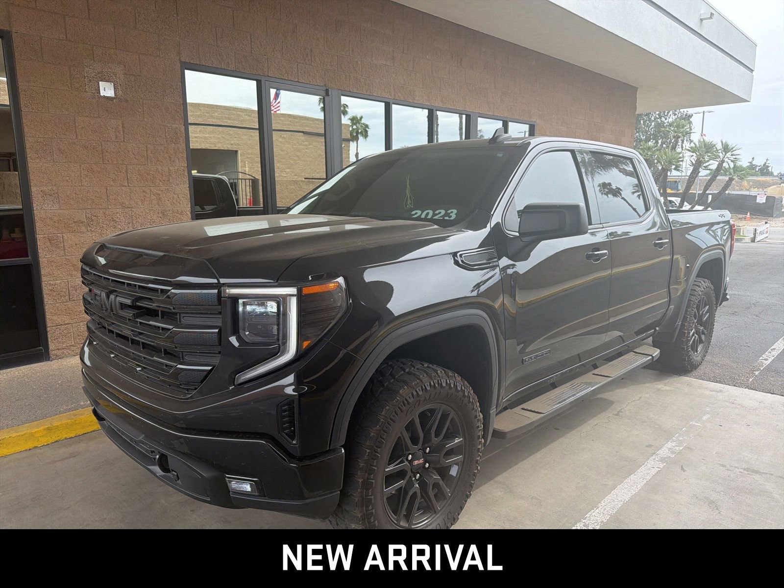 Certified 2023 GMC Sierra 1500 Elevation image 1