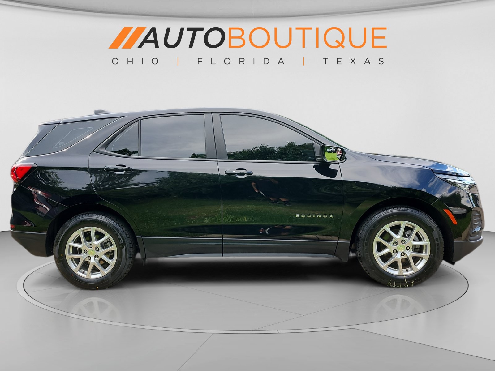 Used 2024 Chevrolet Equinox LS w/ Driver Confidence II Package FWD image 6