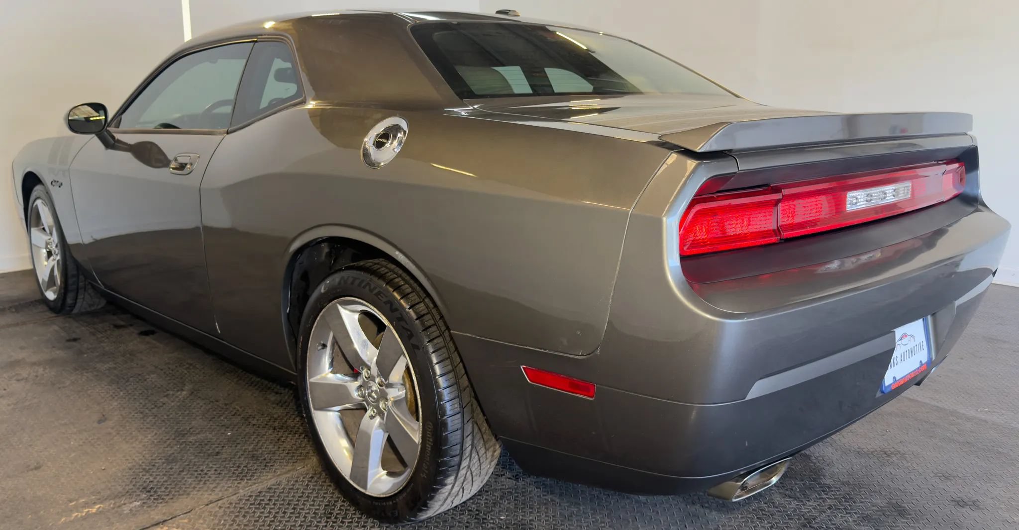 Used 2010 Dodge Challenger R/T RWD image 6