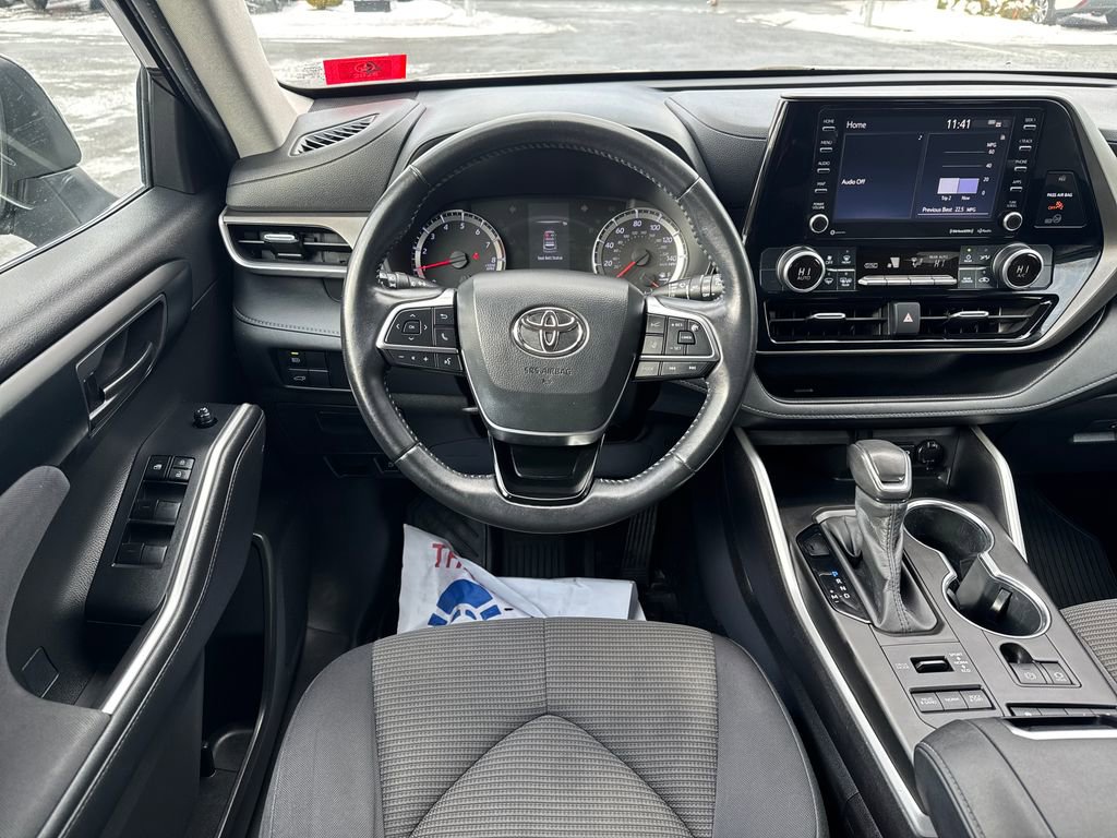 Used 2020 Toyota Highlander LE image 15