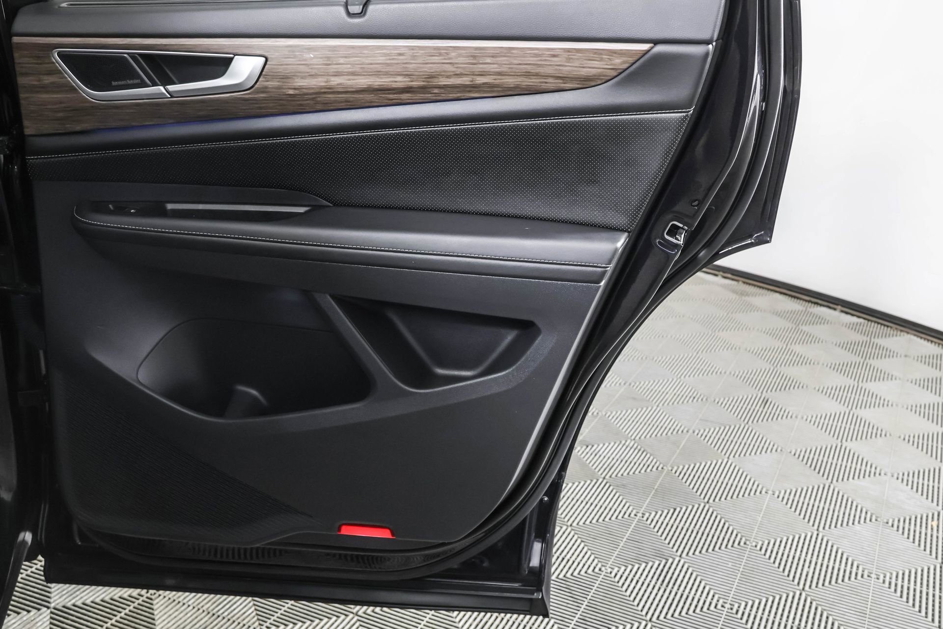 Used 2024 Volkswagen Atlas SEL Premium R-Line image 47