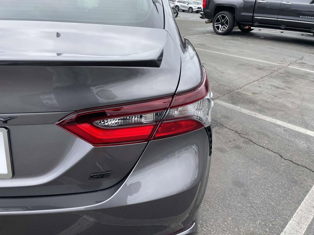 Used 2024 Toyota Camry SE image 18