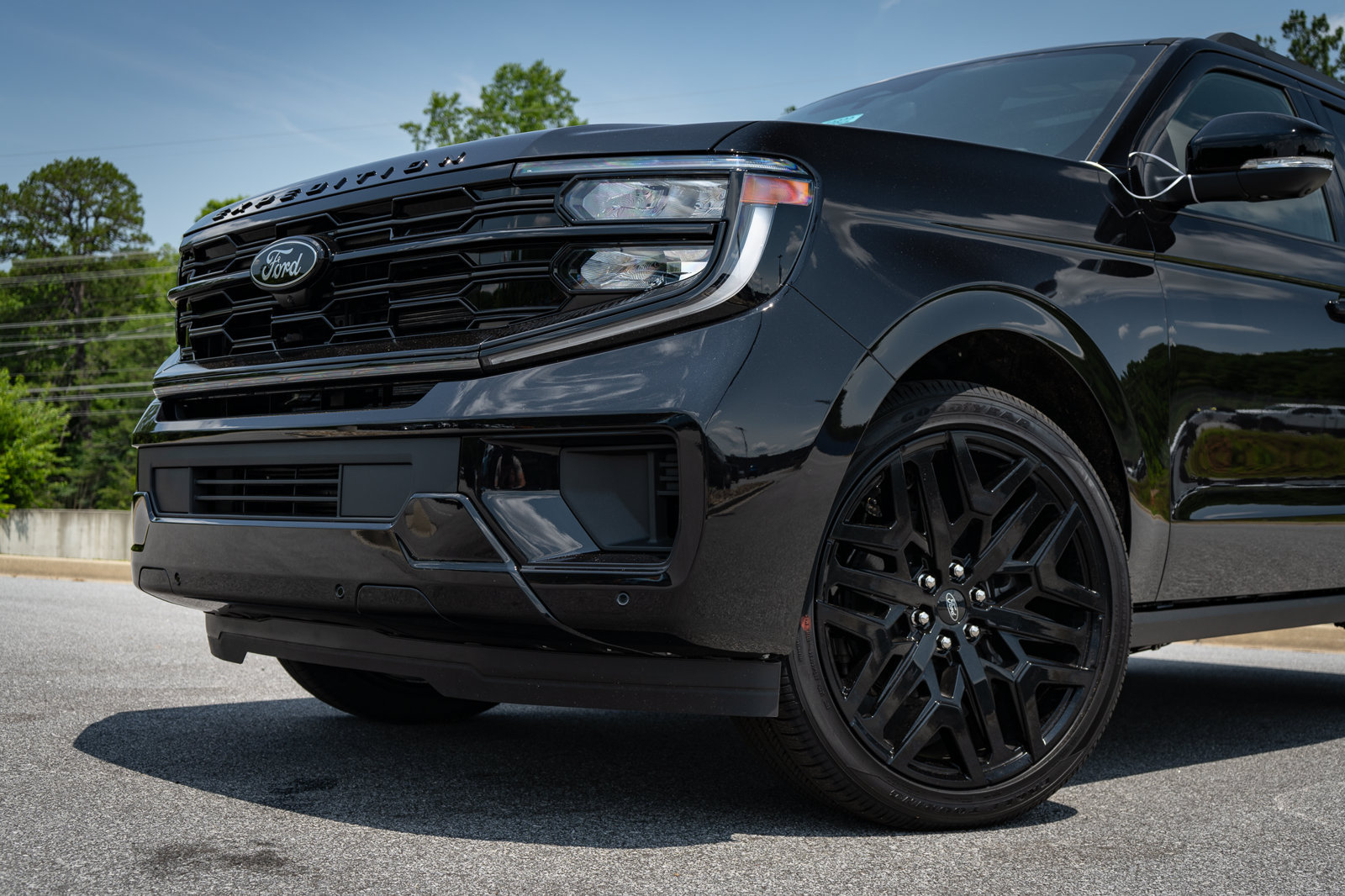 New 2026 Ford Expedition Platinum w/ Stealth Performance Package AWD/4WD image 6
