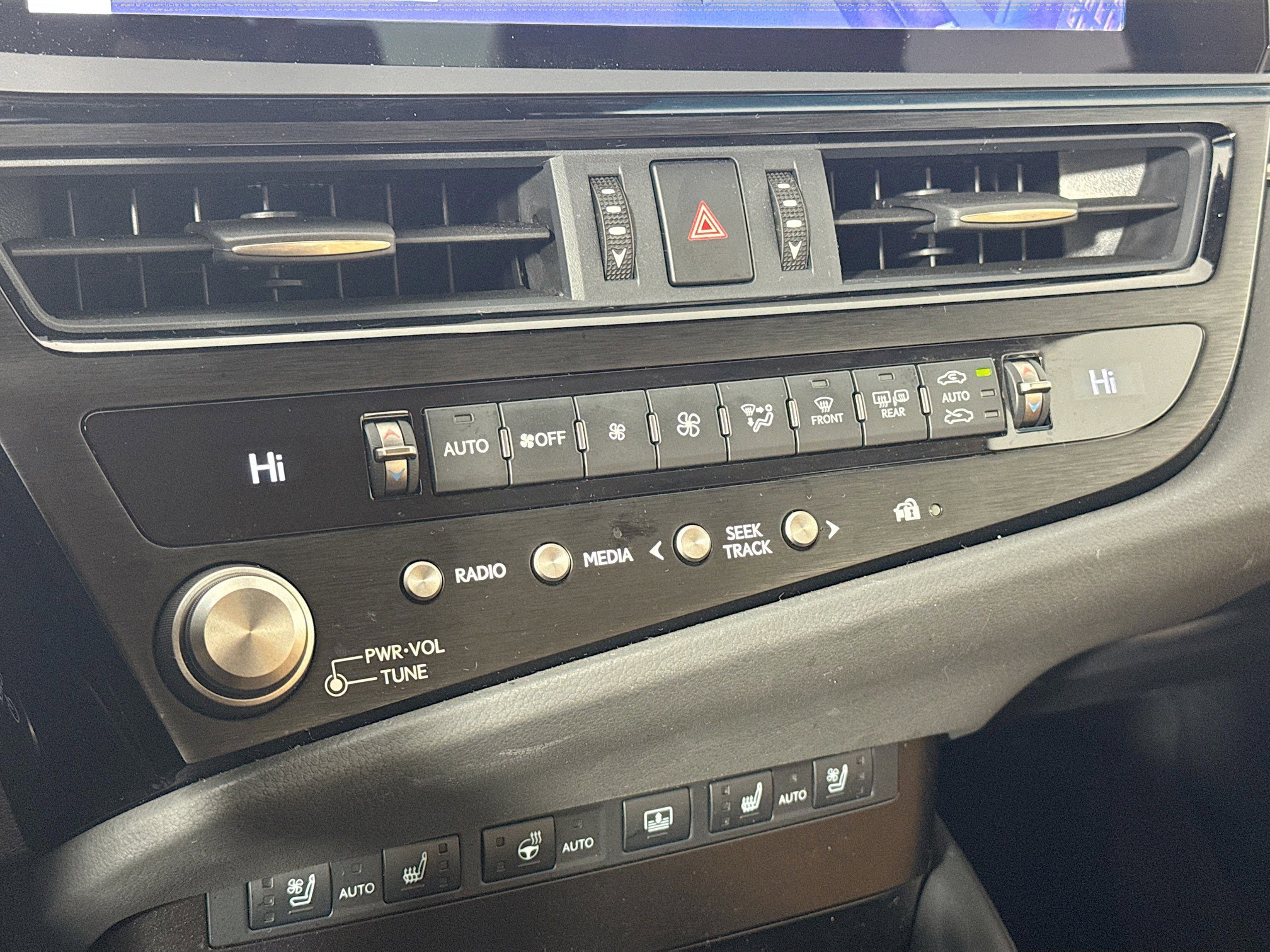 Used 2024 Lexus ES 300h ES 300h Luxury image 15