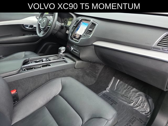 Used 2022 Volvo XC90 T5 Momentum w/ Protection Package Premier FWD image 9
