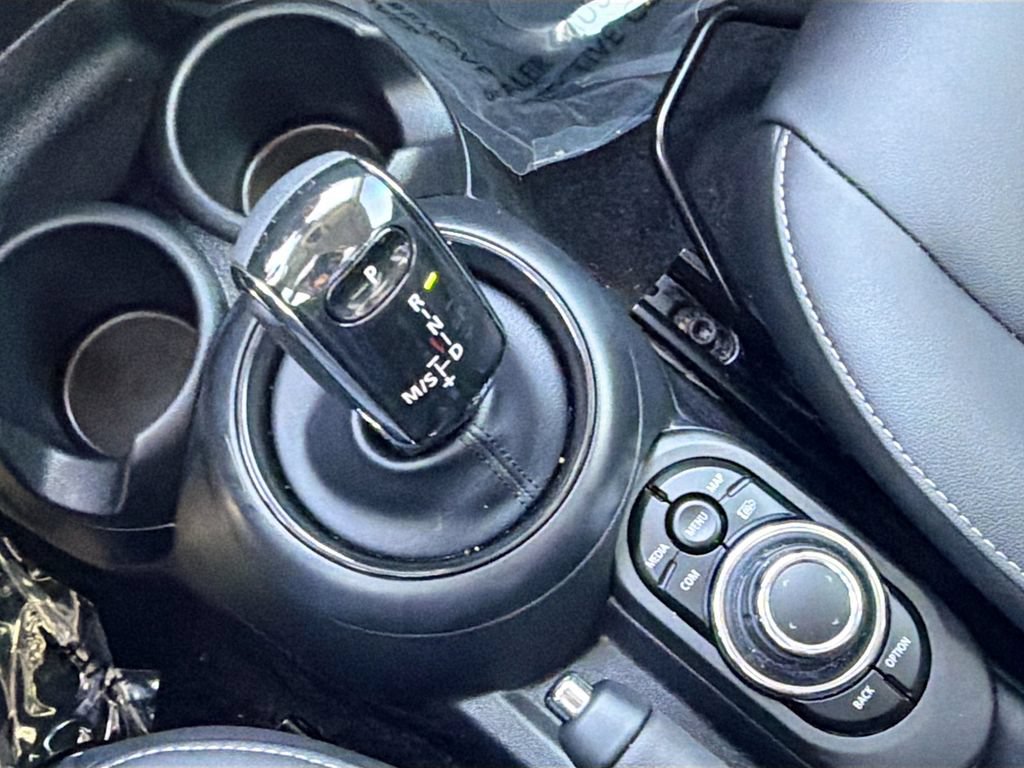 Used 2024 MINI Cooper 2-Door Hardtop w/ Storage Package FWD image 26