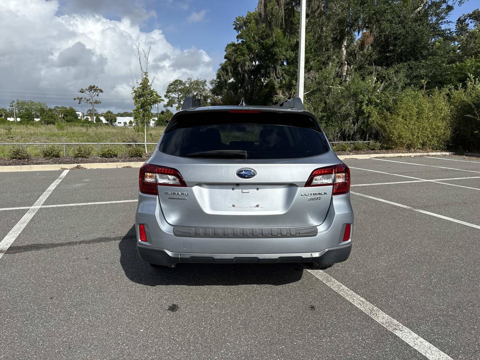 Used 2017 Subaru Outback 3.6R Limited AWD/4WD image 4
