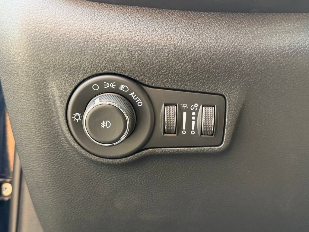 New 2026 Jeep Compass Limited w/ Sun, Sound & Navigation Group AWD/4WD image 21