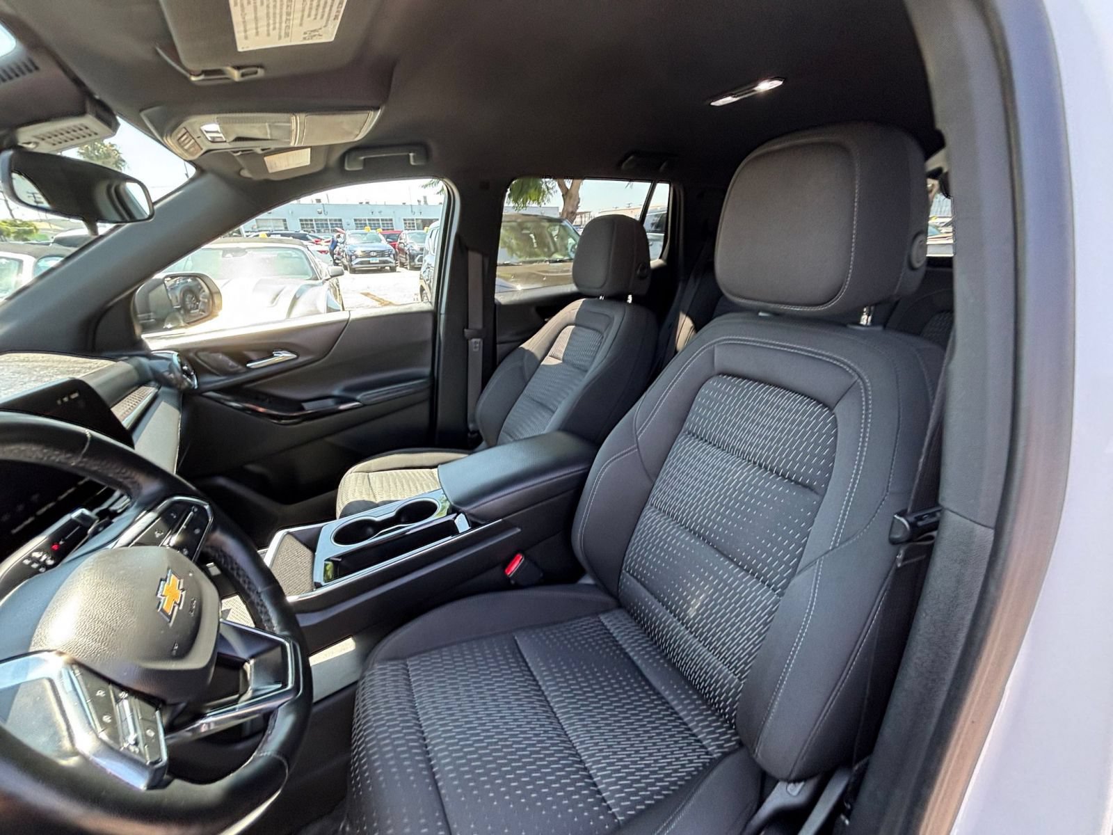 Used 2025 Chevrolet Equinox LT AWD/4WD image 36