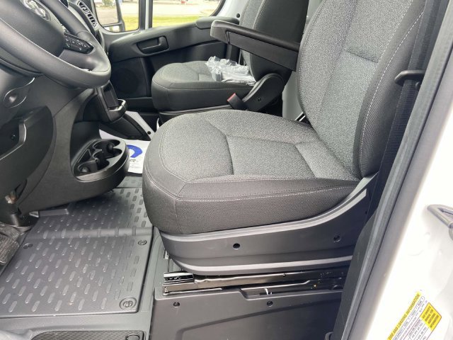 New 2024 RAM ProMaster 2500 w/ Convenience Group FWD image 15