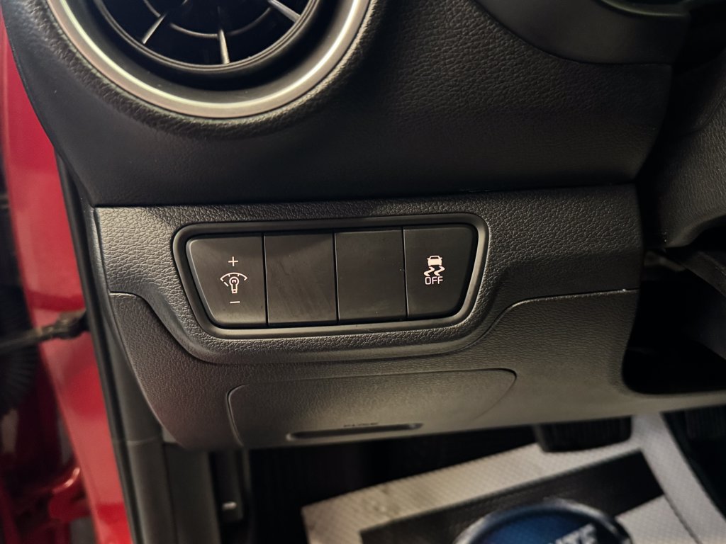 Used 2022 Kia Forte LXS FWD image 17