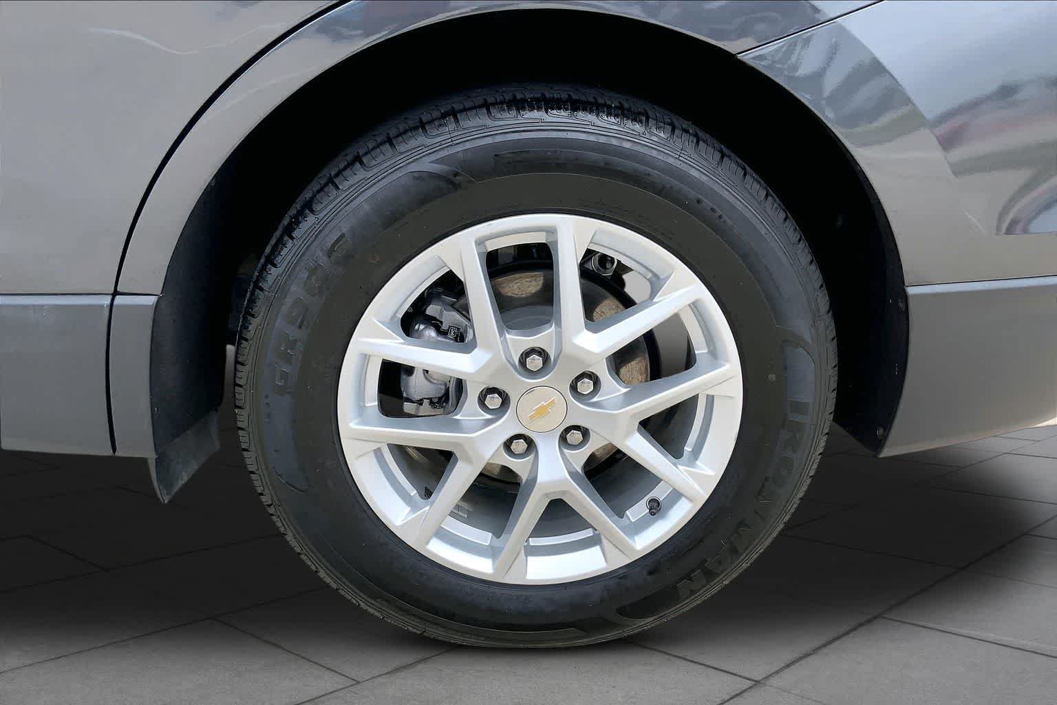 Used 2023 Chevrolet Equinox LT FWD image 11