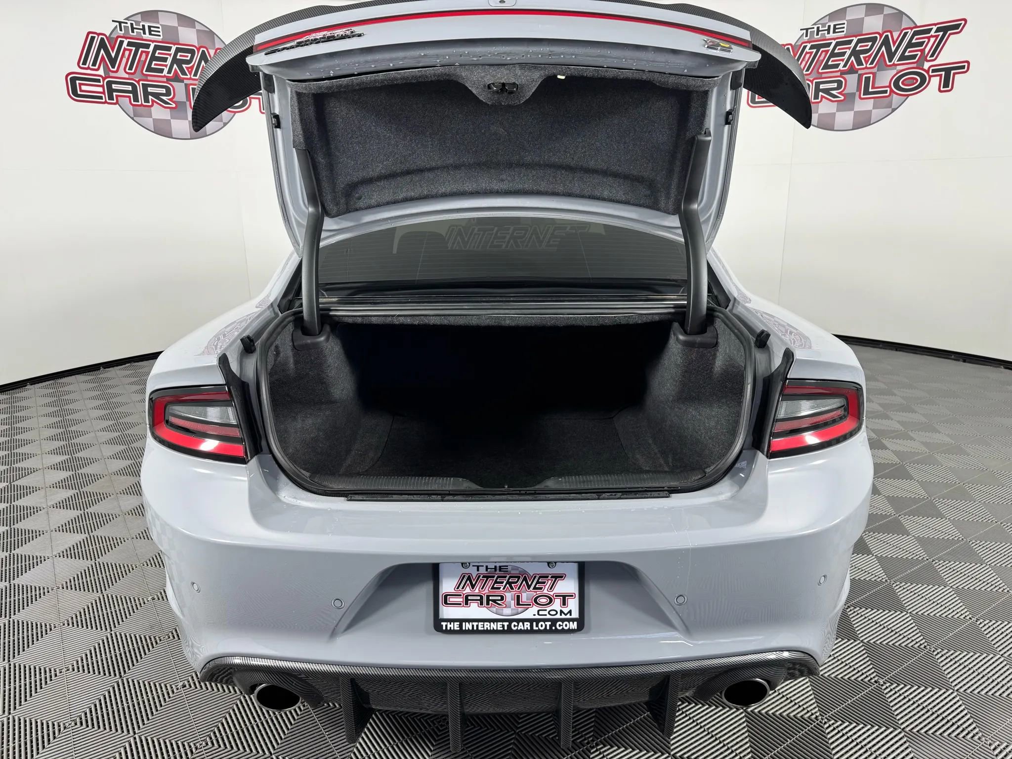 Used 2022 Dodge Charger Scat Pack w/ Navigation & Travel Group image 32