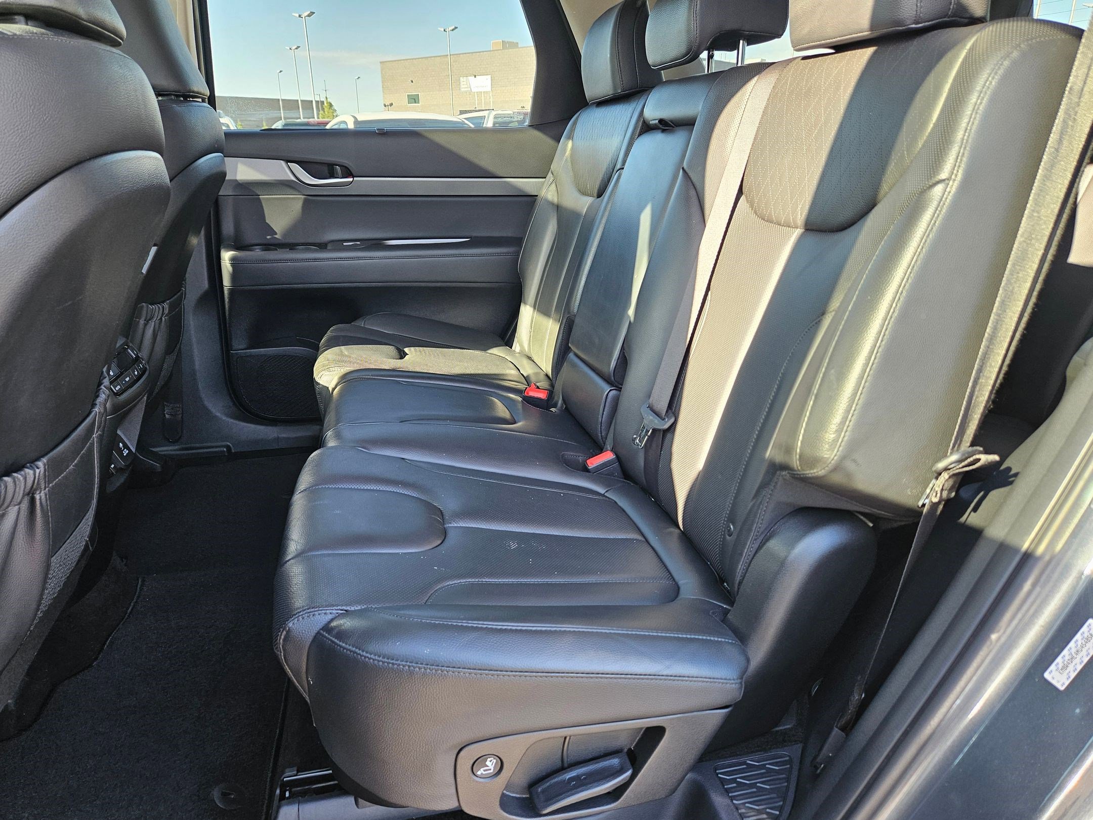 Used 2022 Hyundai Palisade SEL w/ 8P Bench Seat Package AWD/4WD image 28